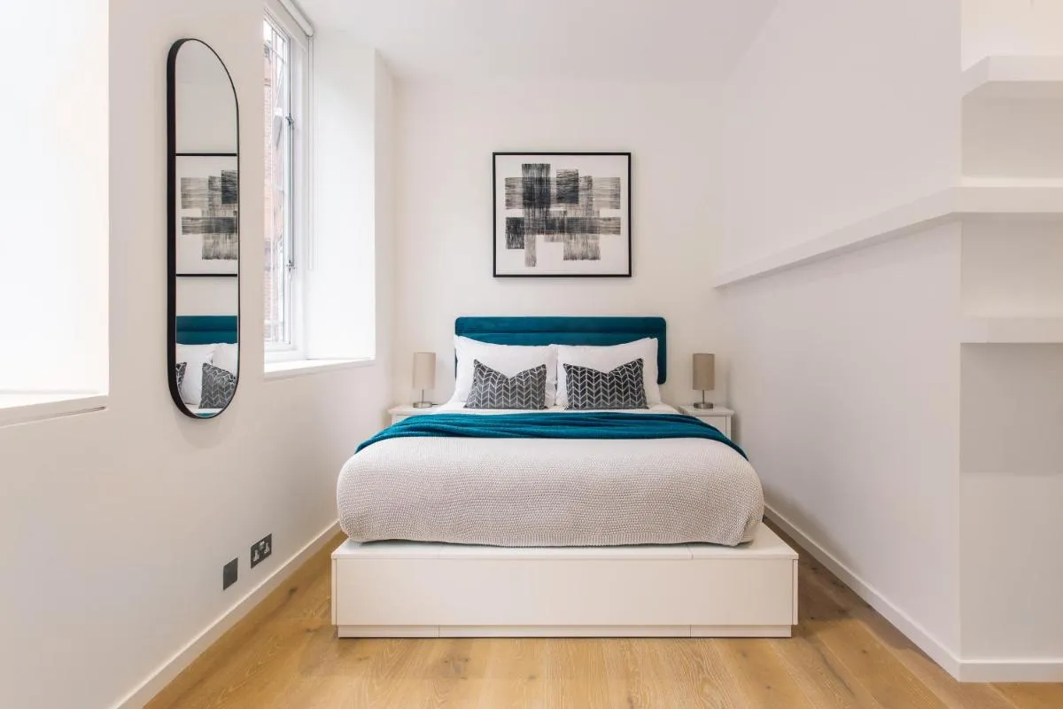 Image 3 of 2 Bed 2 Bath Apartment Off Regent Street
