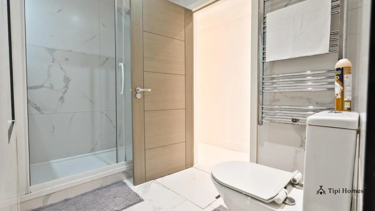 Image 3 of 2 Bed 2 Bath, Golders Green, Near Central London