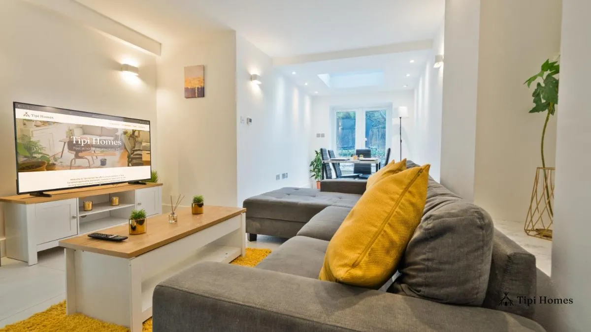 Image 5 of 2 Bed 2 Bath, Golders Green, Near Central London