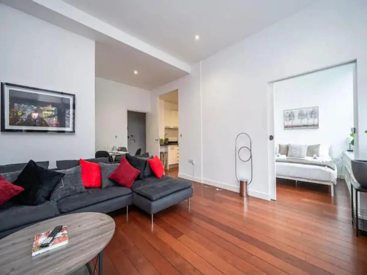Image 5 of 2 Bed 2 Bath Pentonville Road Angel – Pass the Keys
