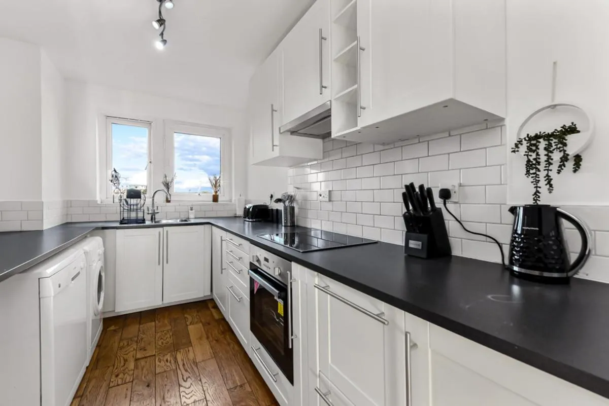 Image 4 of 2 Bed 2 Bath in Camden