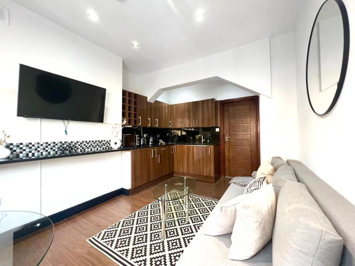 Image 4 of 2 Bed Apartment- Camden Town