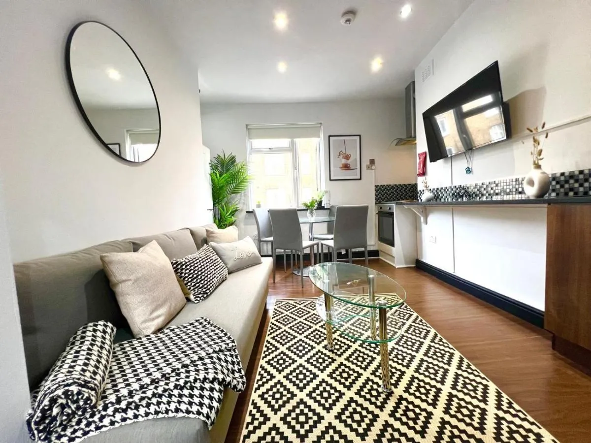 Image 5 of 2 Bed Apartment- Camden Town