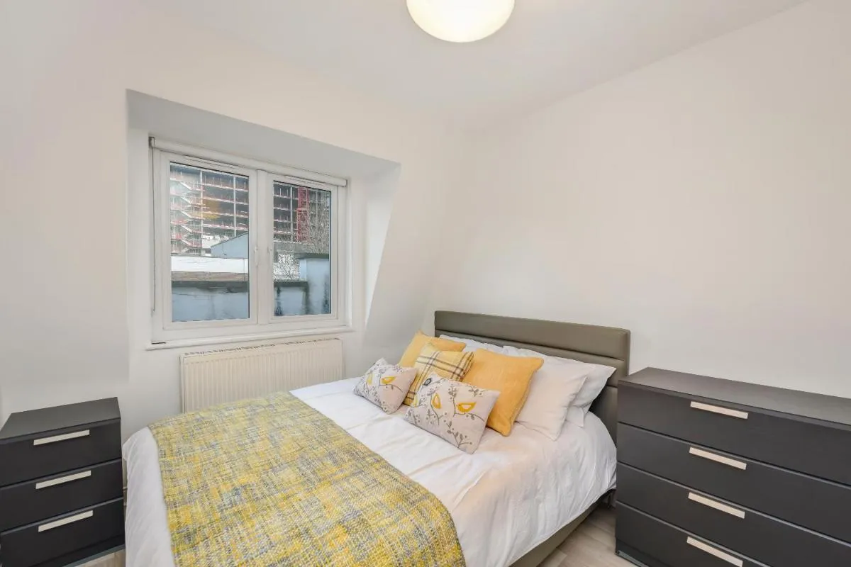 Image 4 of 2 Bed Apartment- Finsbury Park Station C