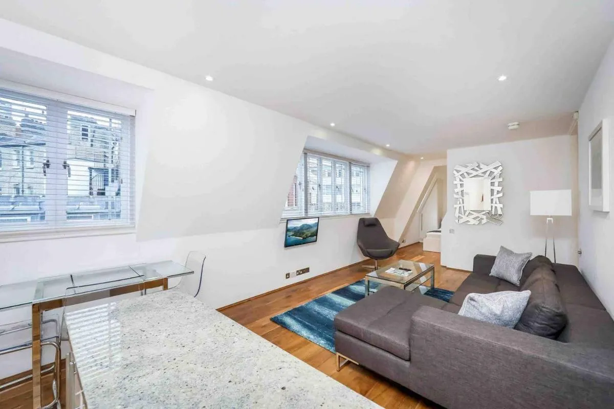 Image 5 of 2 Bed Apartment- Regent Street!