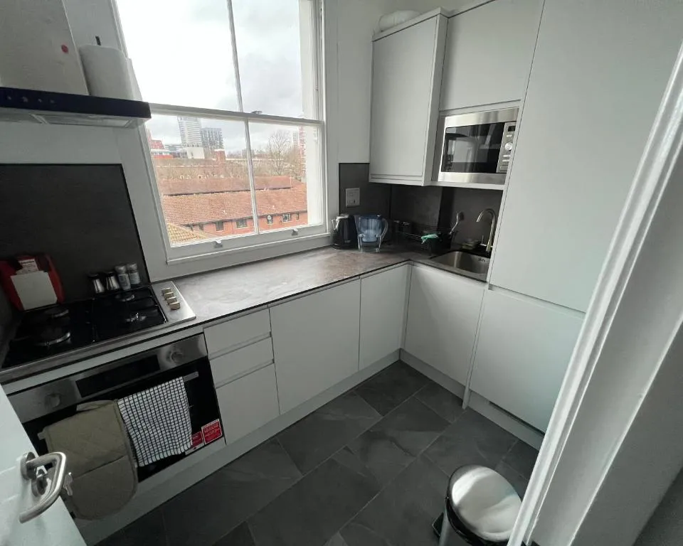2 Bed Apartment in Central London on 3rd floor – Newly refurbished – No lift