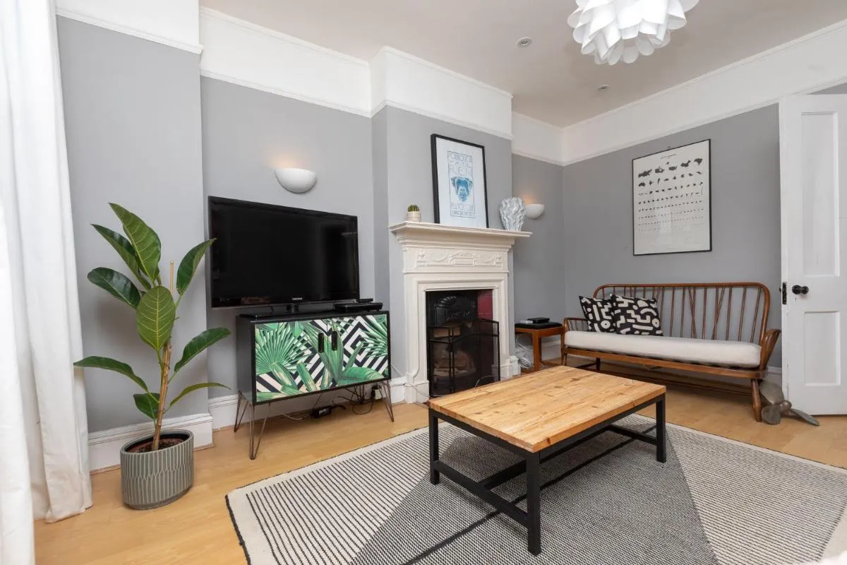 Image 5 of 2 Bed Apartment in Sydenham, London