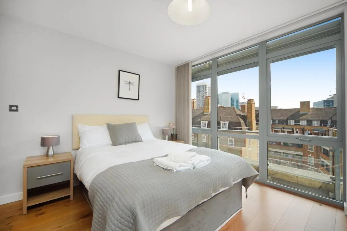 Image 2 of 2 Bed Executive Penthouse near Liverpool Street FREE WIFI by City Stay Aparts London