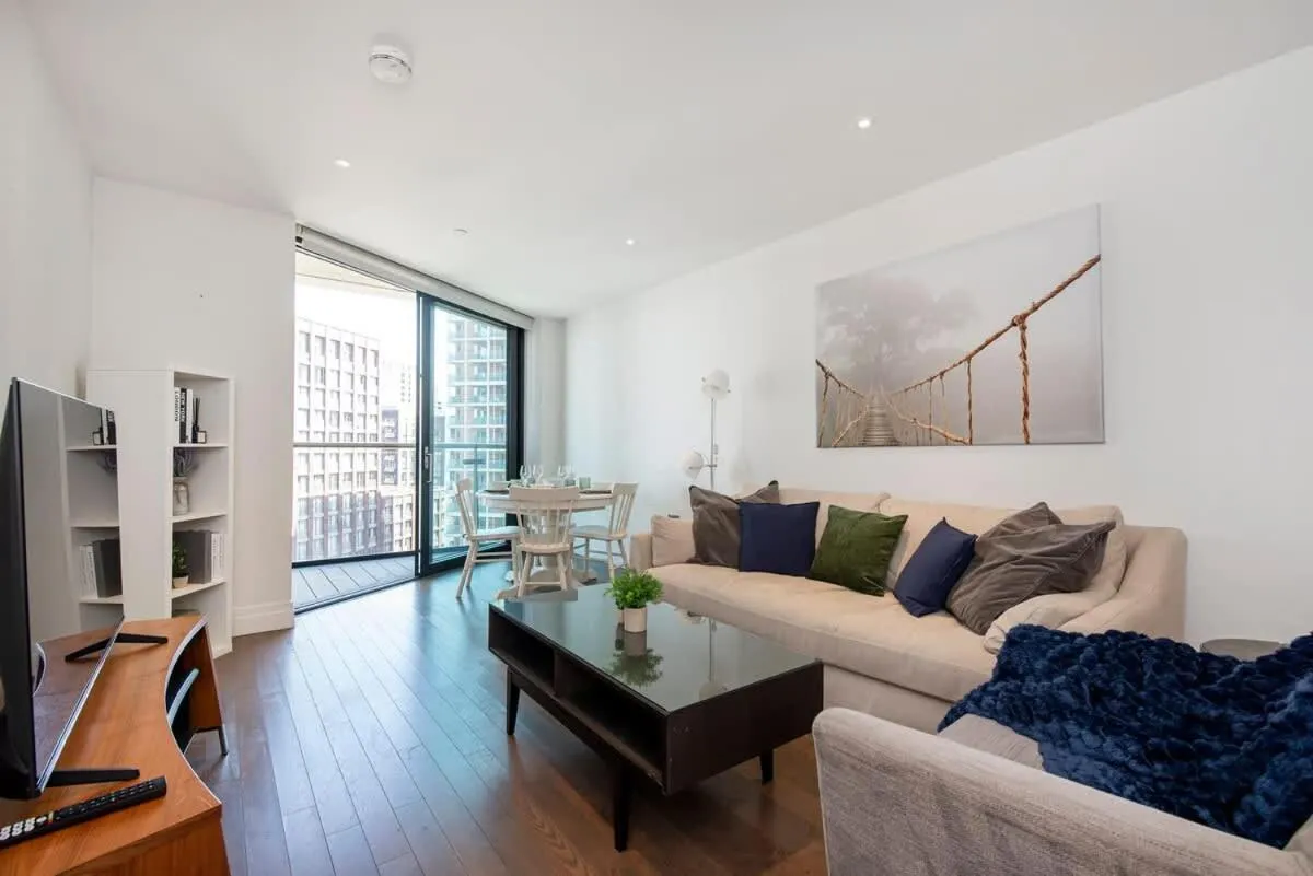 Image 5 of 2 Bed Flat Big Ben View