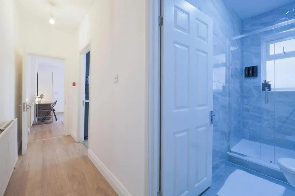 Image 4 of 2 Bed Flat In Heart Of Kilburn With Full Kitchen London