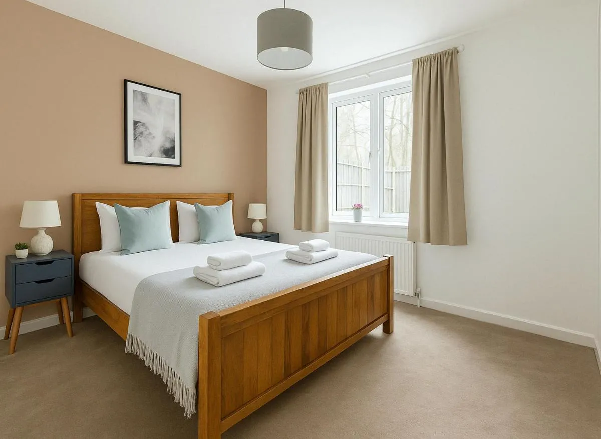 Image 3 of 2 Bed Garden Flat in Clapham