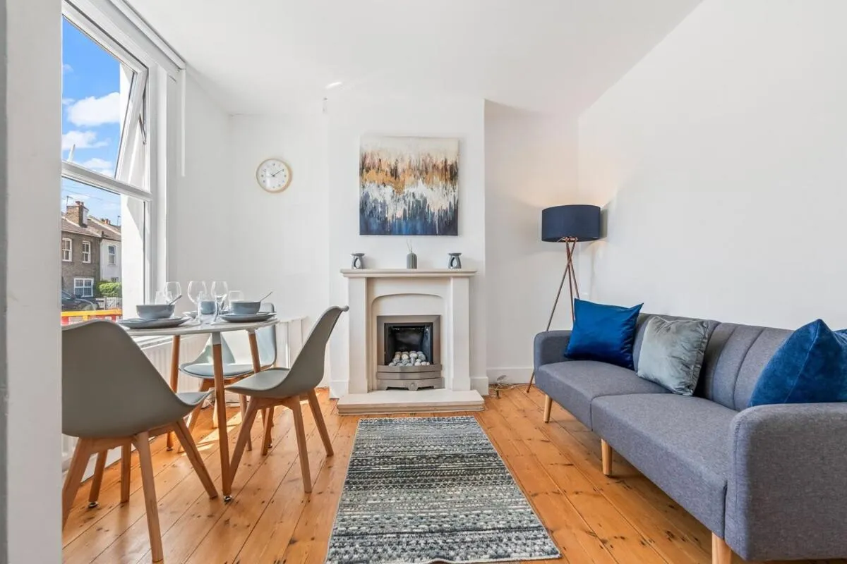 Image 4 of 2 Bed House ,Close to Bromley South Station , Free Parking