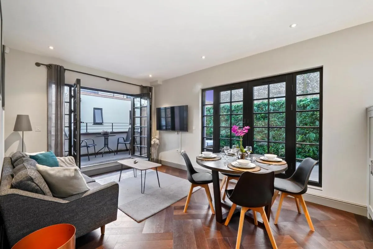 Image 4 of 2 Bed Lux Apartments near Central London FREE WIFI by City Stay Aparts London