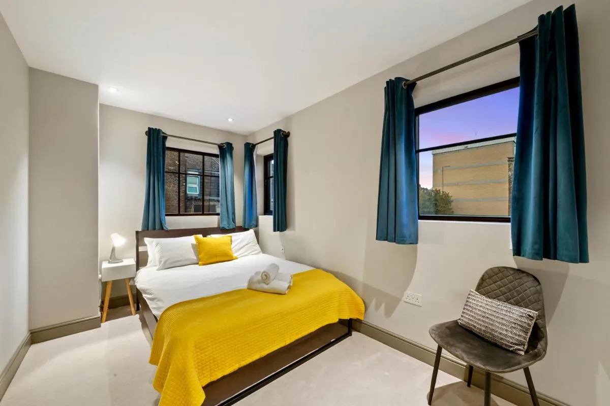 Image 2 of 2 Bed Lux Apartments near Central London FREE WIFI by City Stay Aparts London