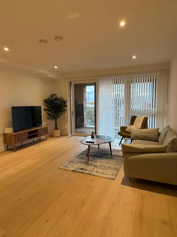 Image 1 of 2 Bed Luxury Property with Balcony King Cross