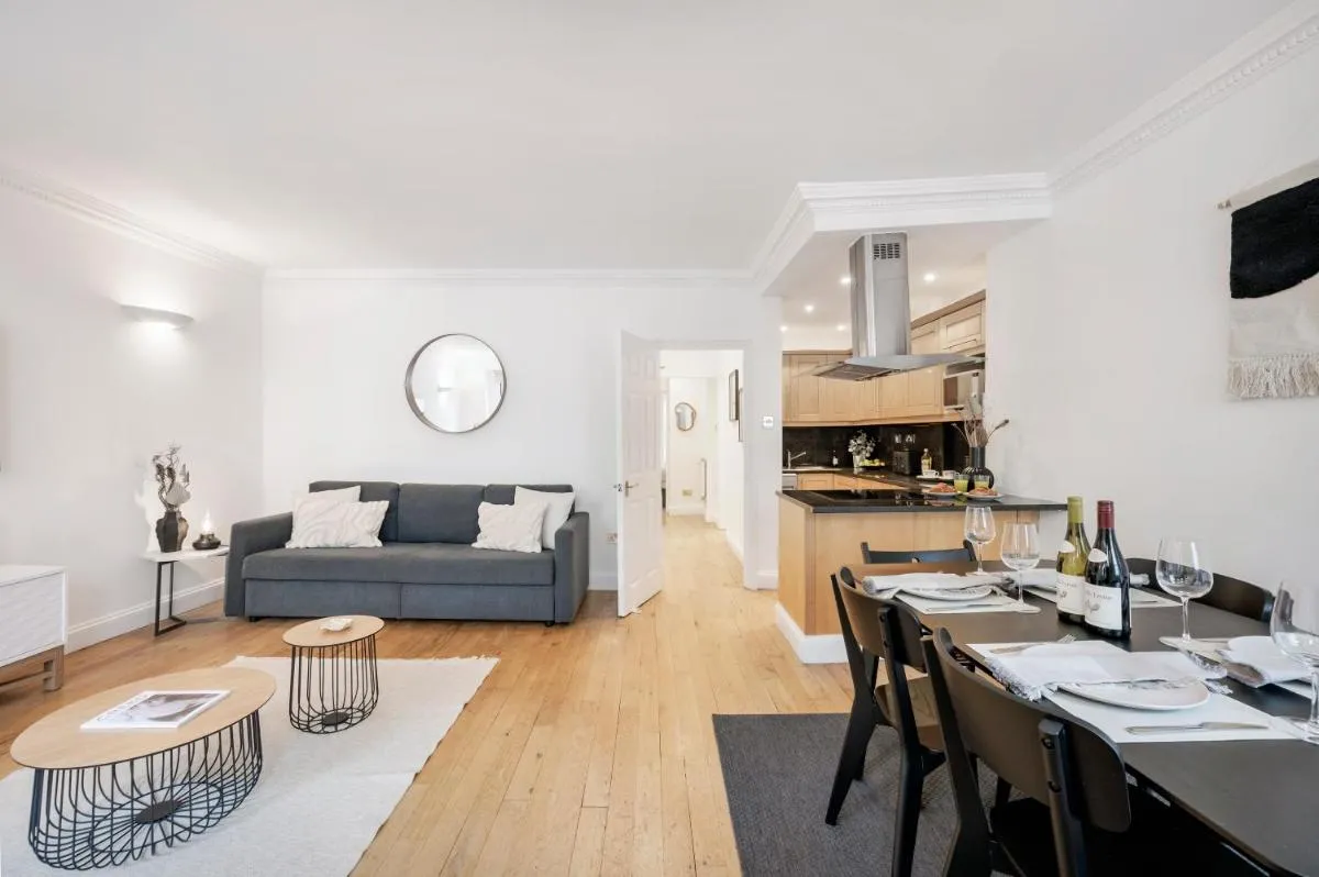 Image 4 of 2 Bedr, 3 Beds, 1 Bath Thames, Trafalgar SQ