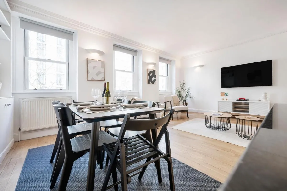 Image 5 of 2 Bedr, 3 Beds, 1 Bath Thames, Trafalgar SQ