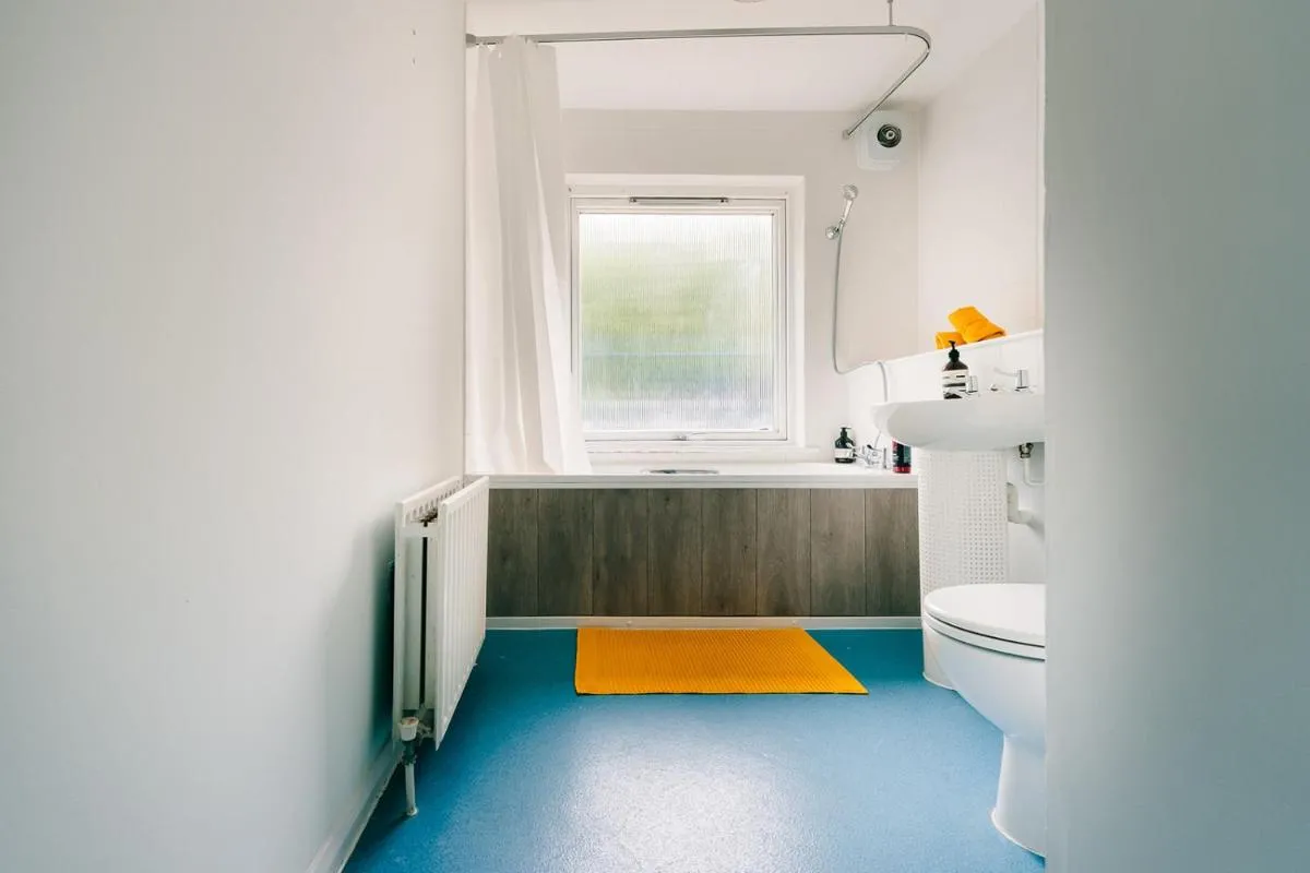 Image 3 of 2 Bedroom Apartment Near London Bridge with a Garden