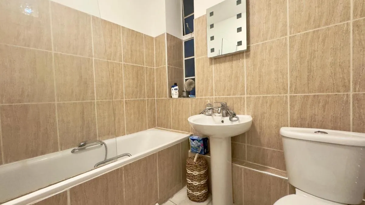 Image 3 of 2 Bedroom Apartment Queensway Central London by Wild