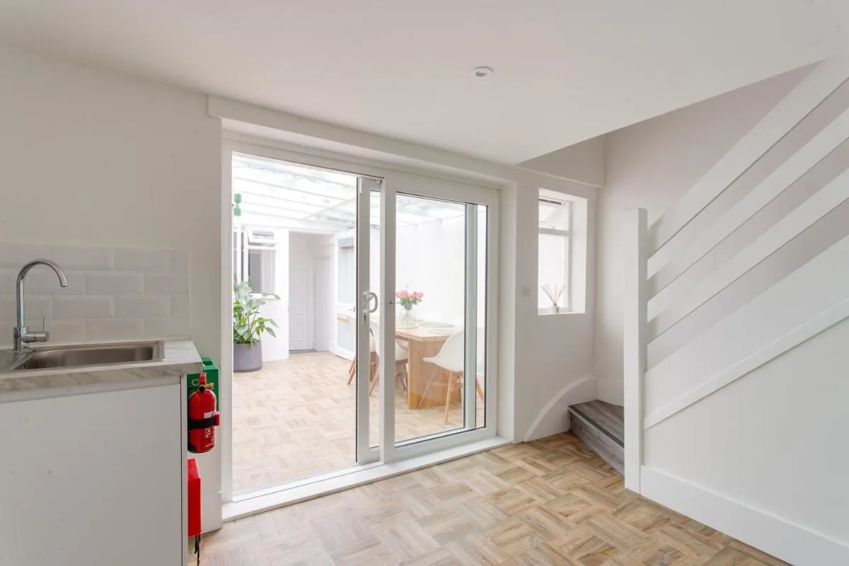 Image 3 of 2 Bedroom Apartments in Covent Garden Sleeps 6