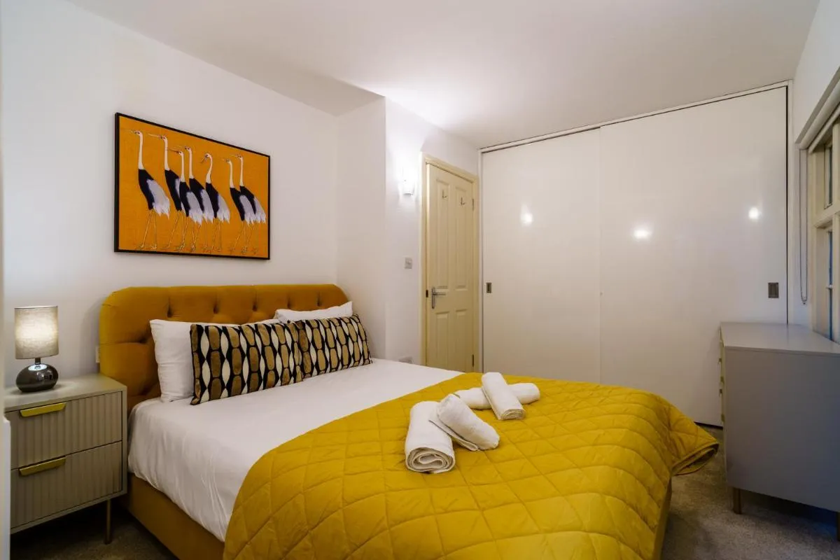 Image 3 of 2 Bedroom City Retreat next to Regents Park