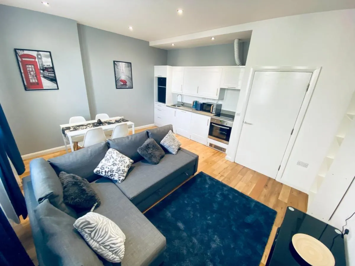 Image 3 of 2 Bedroom Flat – 2 Bath – 15 min Camden Town