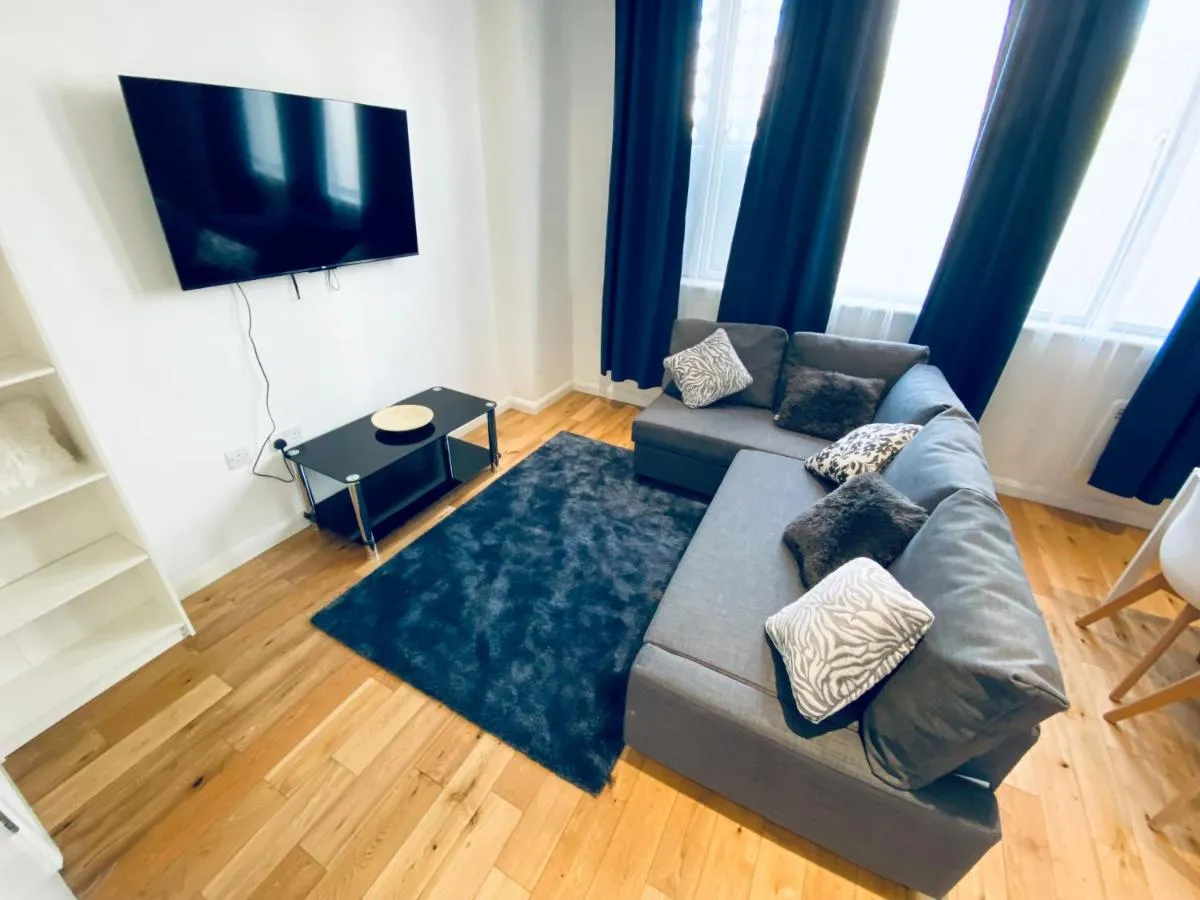 Image 5 of 2 Bedroom Flat – 2 Bath – 15 min Camden Town