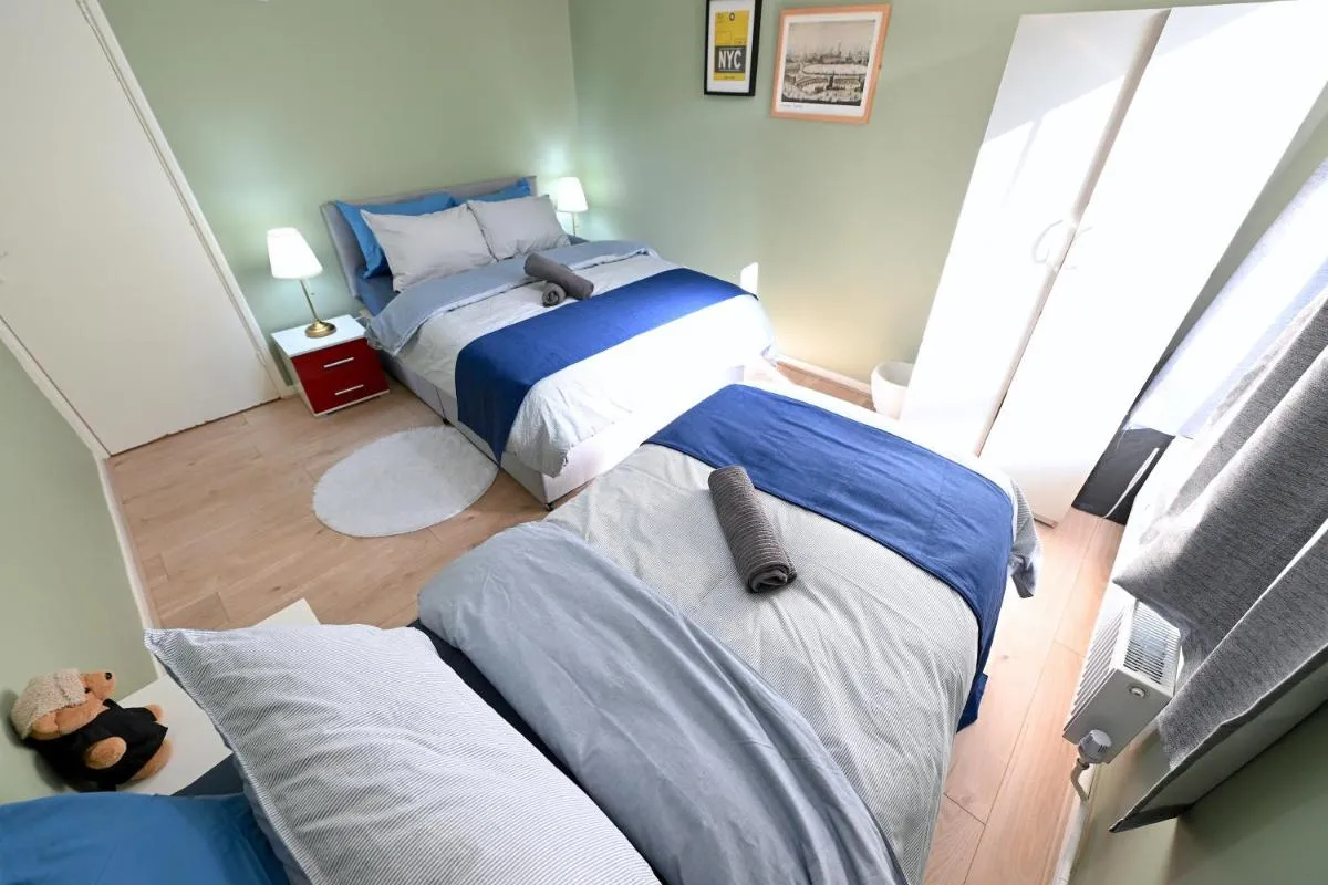 Image 3 of 2 Bedroom Flat in Central London – Old St – Zone 1