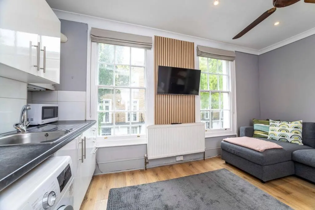 Image 4 of 2 Bedroom Flat in Notting Hill