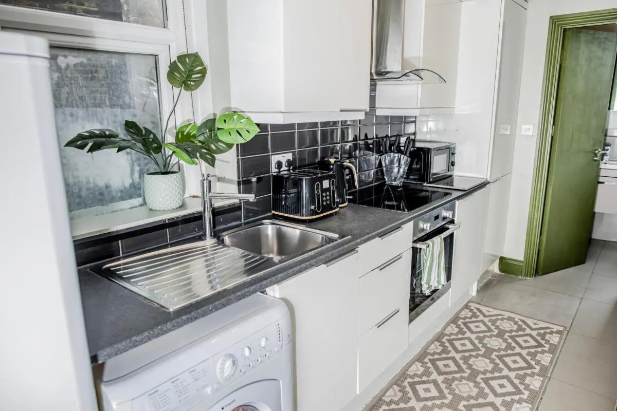 Image 4 of 2 Bedroom Flat in Shepherds Bush near Westfield London & Notting Hill