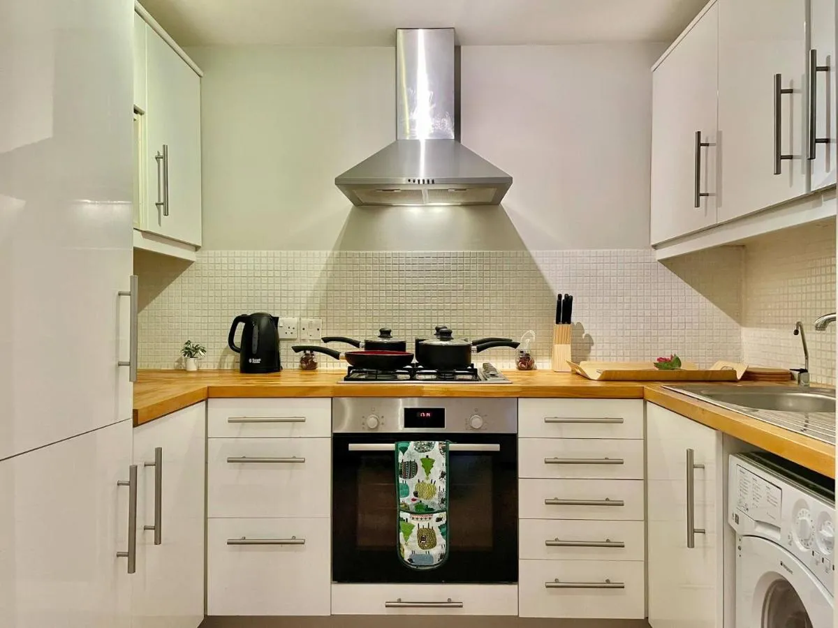 Image 4 of 2 Bedroom House Central London – Free Parking