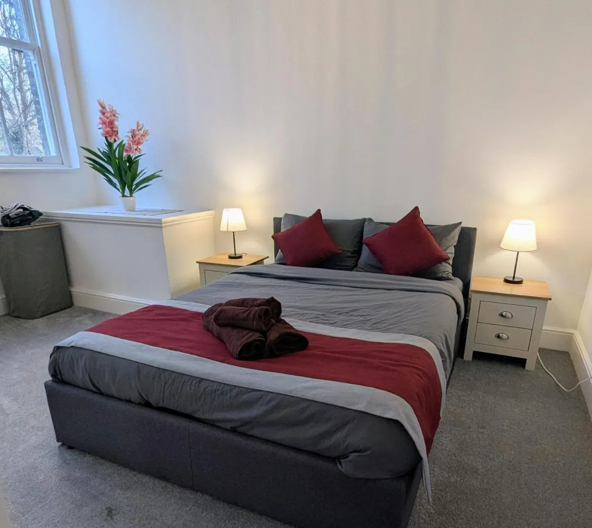 Image 5 of 2 Bedroom House with Garden and Free Parking -10 min to London Bridge and near Lewisham Hospital