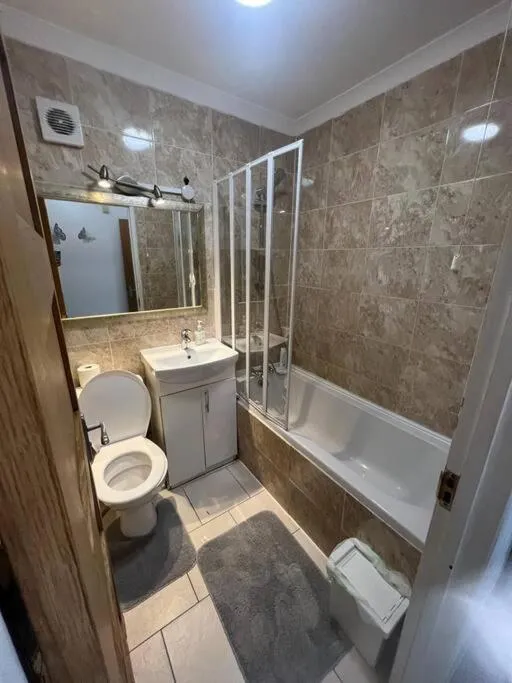 Image 3 of 2 Bedroom flat in central London