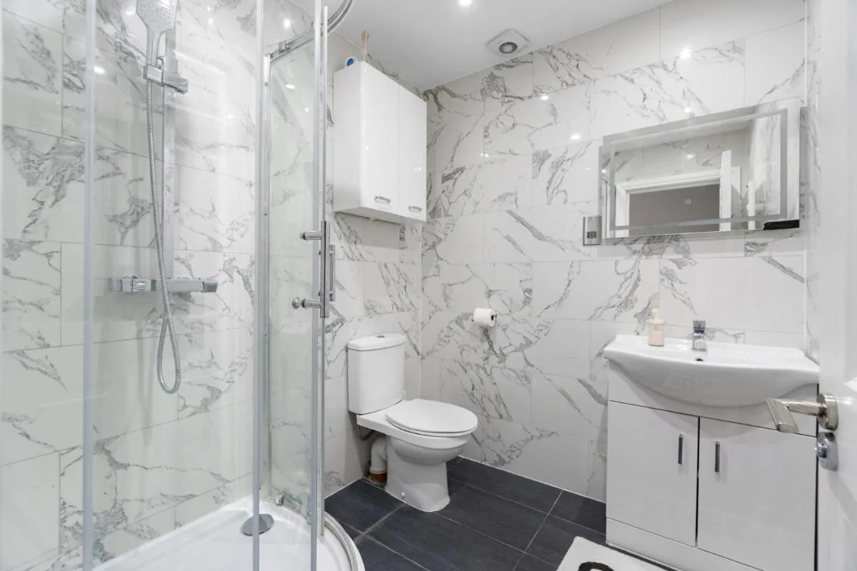 Image 3 of 2 Bedroom house,BrownhillRd SE6