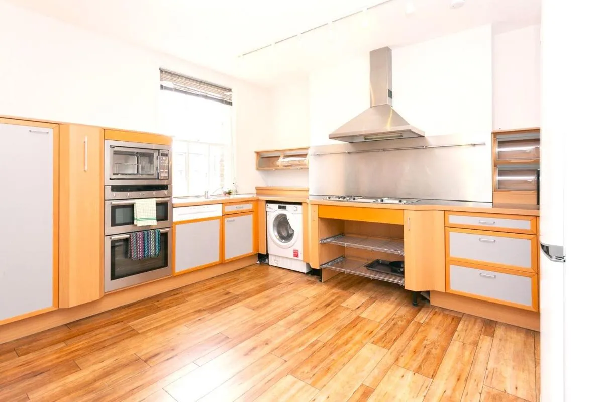 Image 4 of 2 Bedrooms Plus Spacious Lounge Delightful Apartments by Kensington & Chelsea Desirable Locations SW