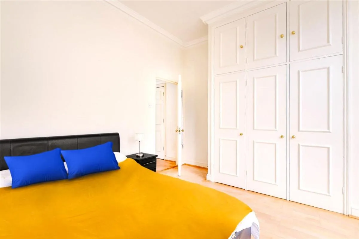 Image 2 of 2 Bedrooms Plus Spacious Lounge Delightful Apartments by Kensington & Chelsea Desirable Locations SW
