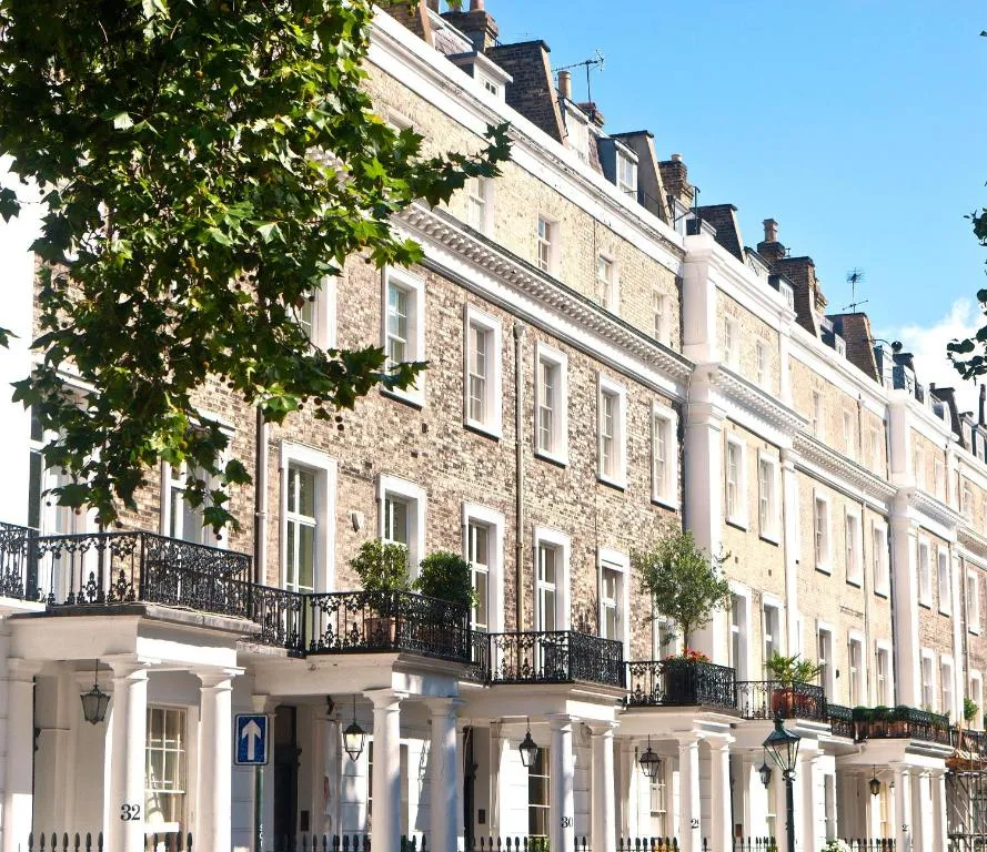 2 Bedrooms Plus Spacious Lounge Delightful Apartments by Kensington & Chelsea Desirable Locations SW
