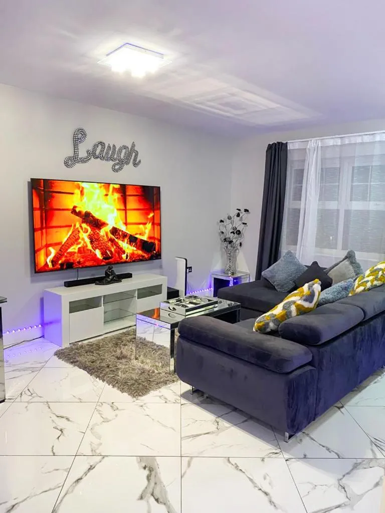 Image 4 of 2 Double Bedroom Apartment in Edgware, London