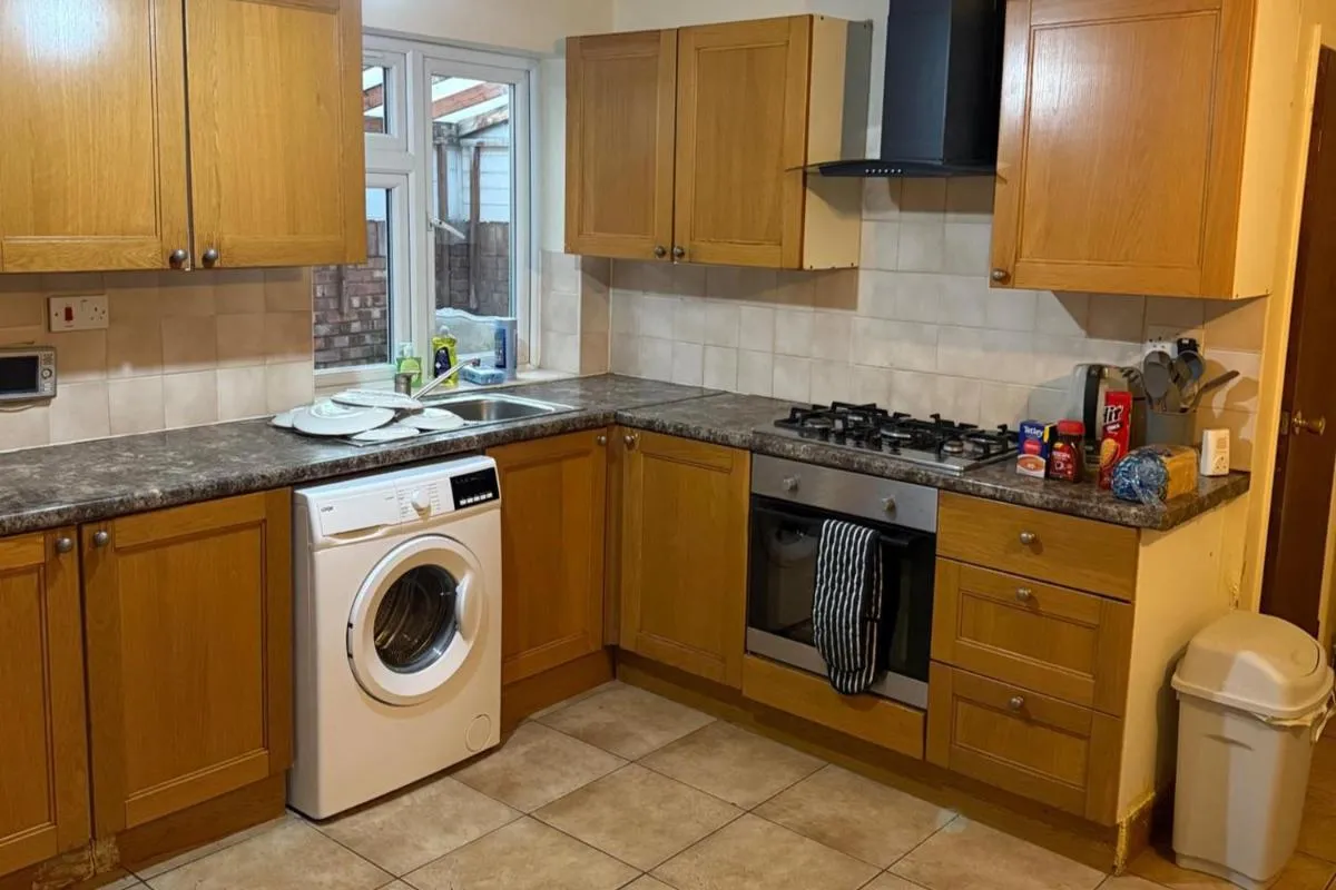 Image 4 of 2 bed-Sleeps 4-Private Patio-Pets-Near Heathrow