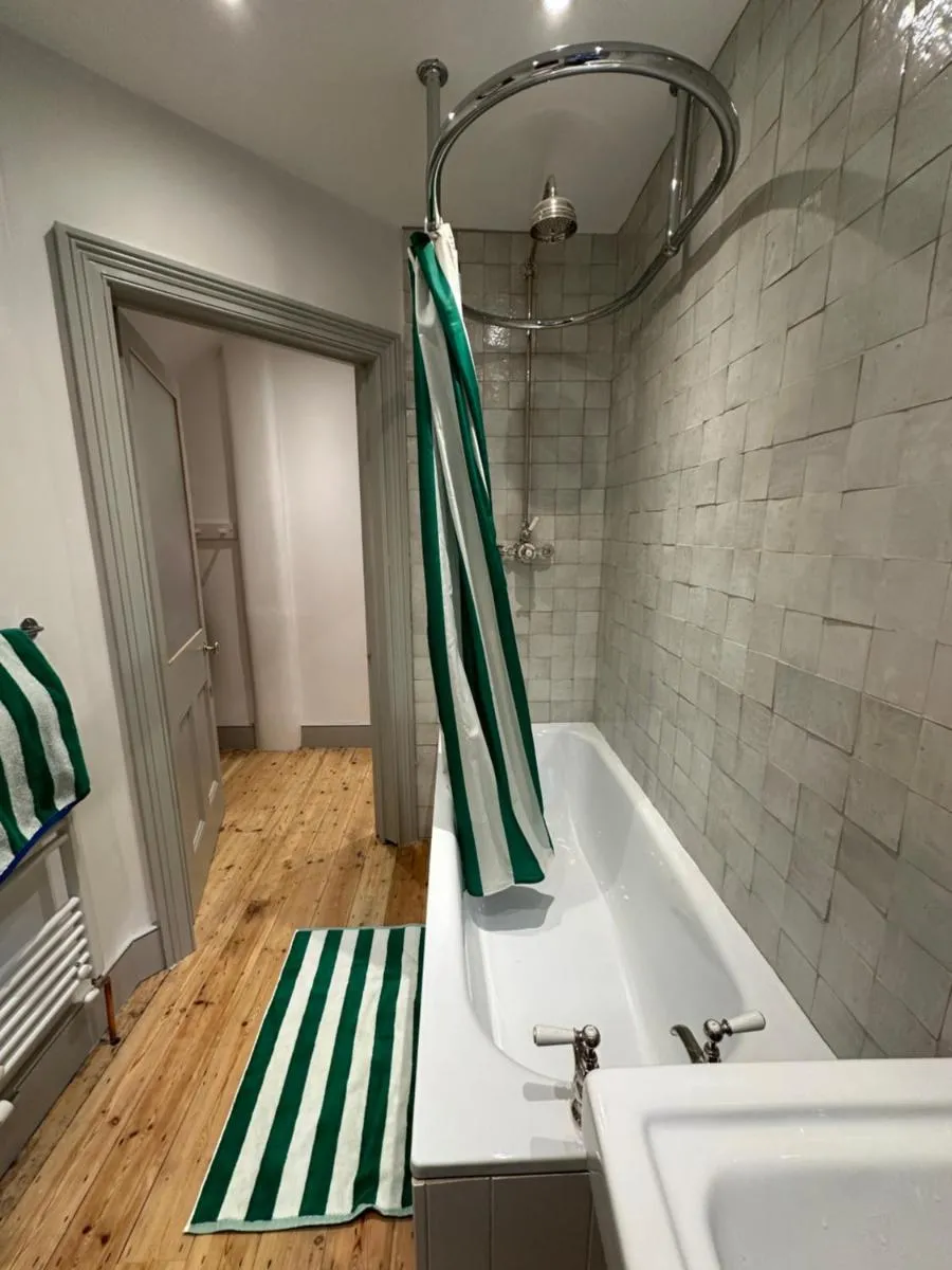 Image 3 of 2 bed luxe garden apartment