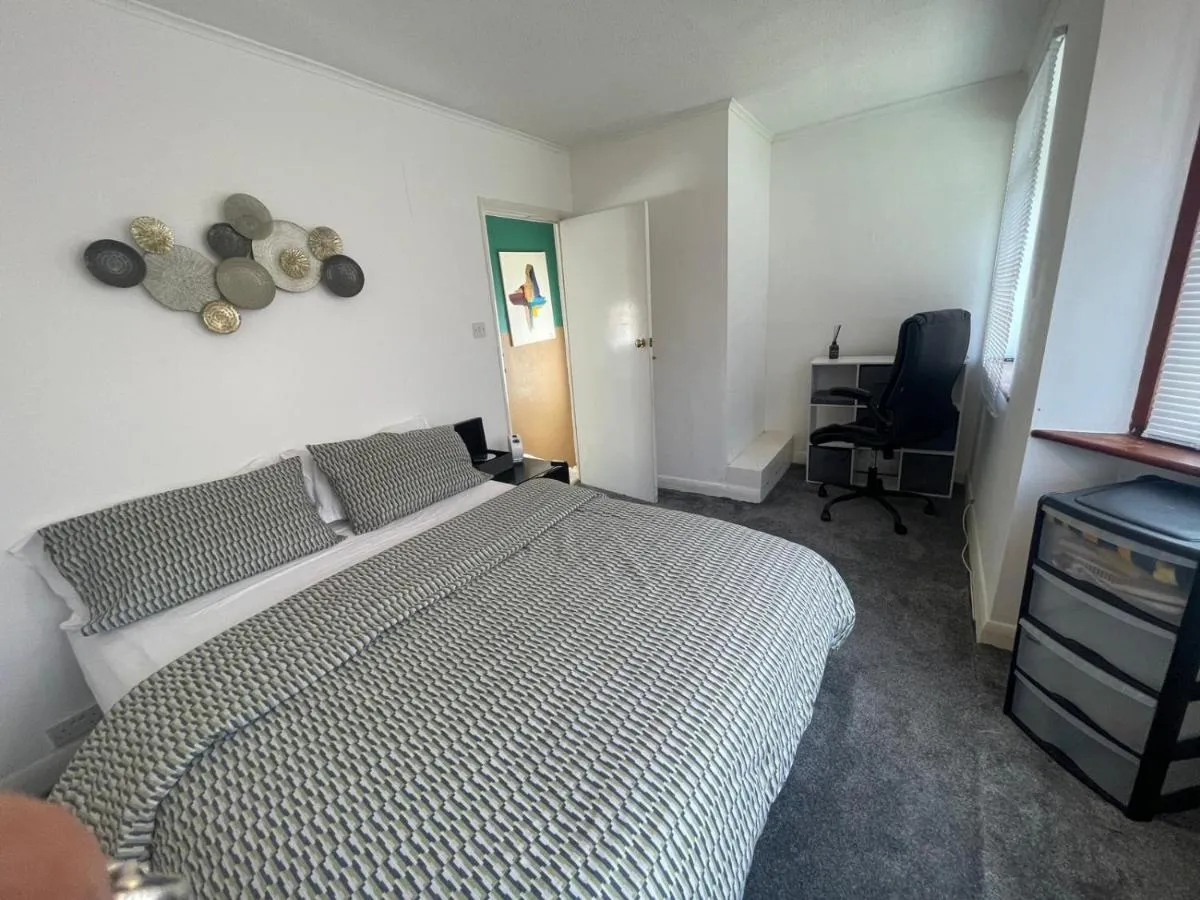 Image 3 of 2 bed room edgware