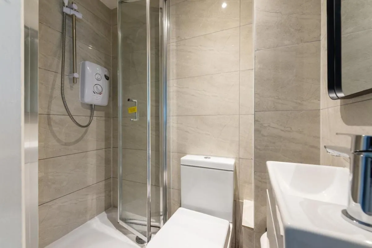 Image 3 of 2 bedroom apartment In the Heart of Sohos Nightlife 4th Floor, No Lift GS5