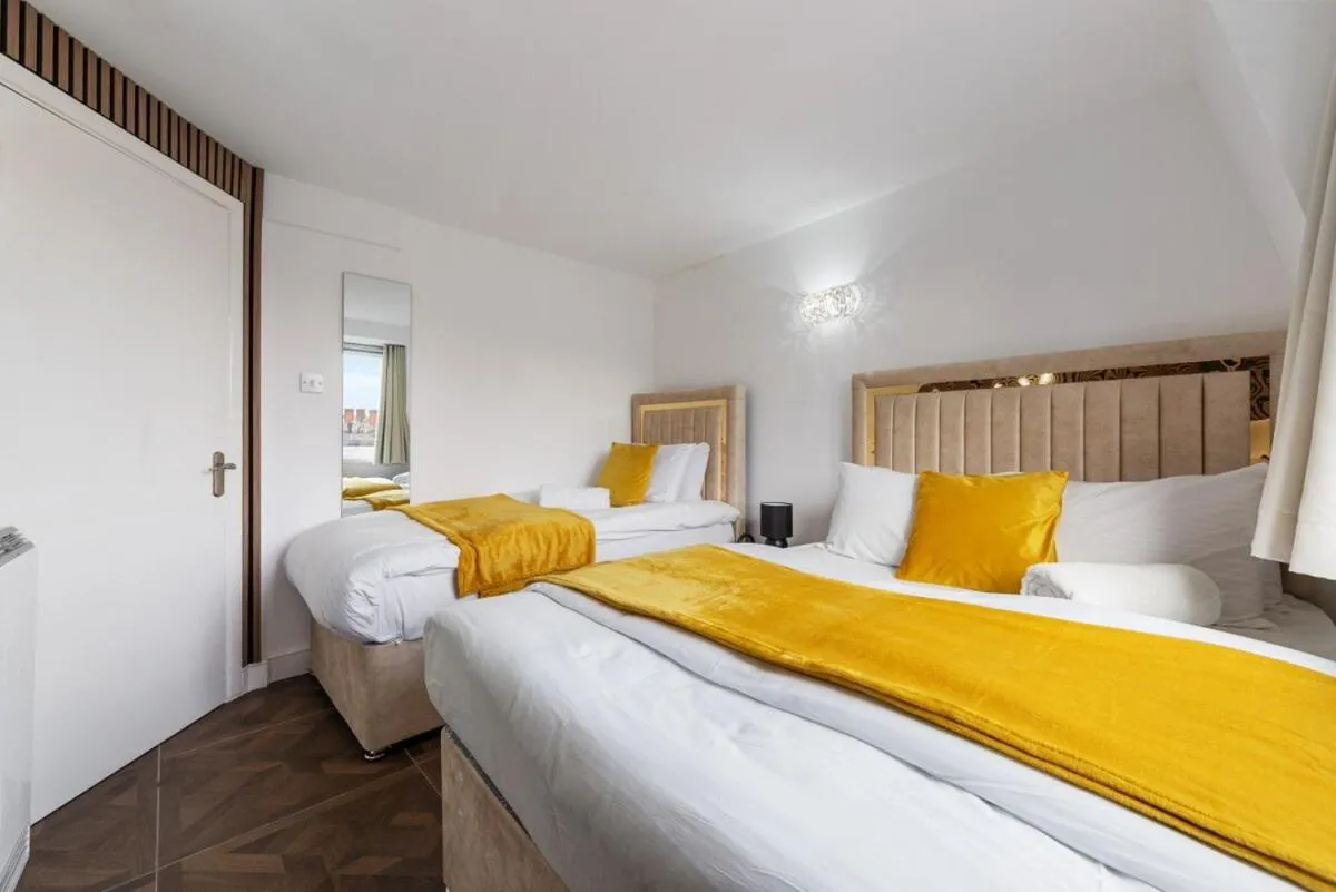 Image 2 of 2 bedroom apartment In the Heart of Sohos Nightlife 4th Floor, No Lift GS5