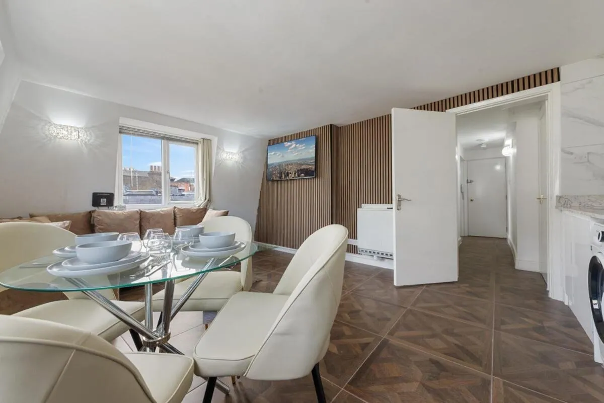 Image 5 of 2 bedroom apartment In the Heart of Sohos Nightlife 4th Floor, No Lift GS5