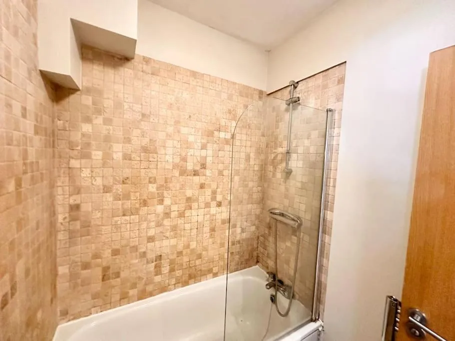 Image 3 of 2 bedroom apartment in SE13