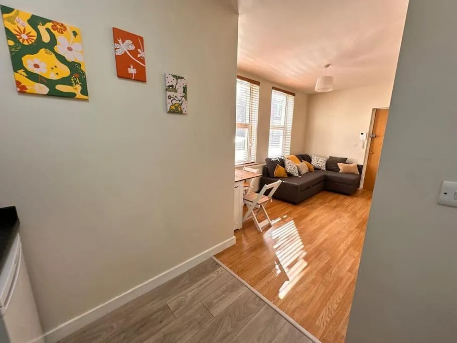 Image 5 of 2 bedroom apartment in SE13