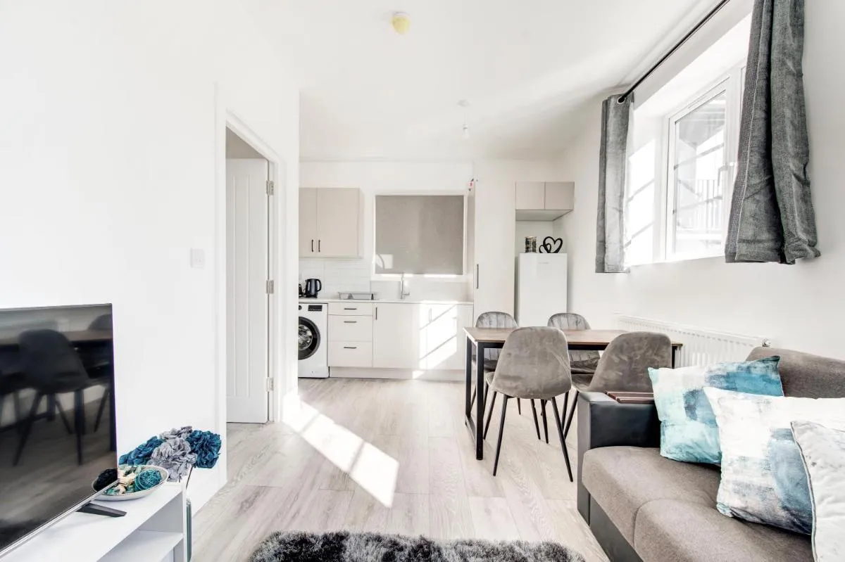 Image 5 of 2 bedroom apartment with large rooms and Wi-Fi