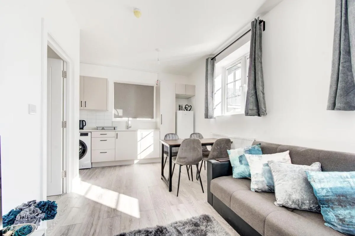 Image 4 of 2 bedroom apartment with large rooms and Wi-Fi