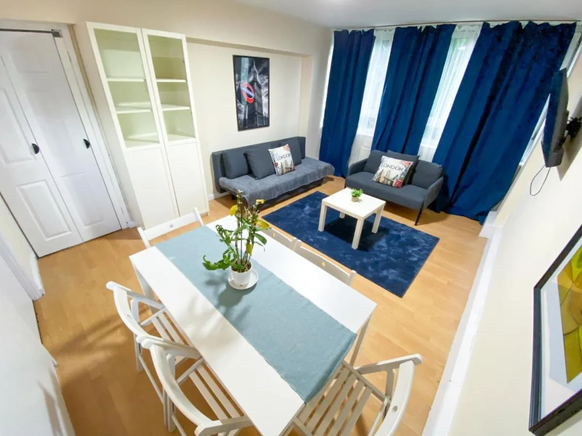 Image 3 of 2 bedroom flat – 7 min walk Old Street Station