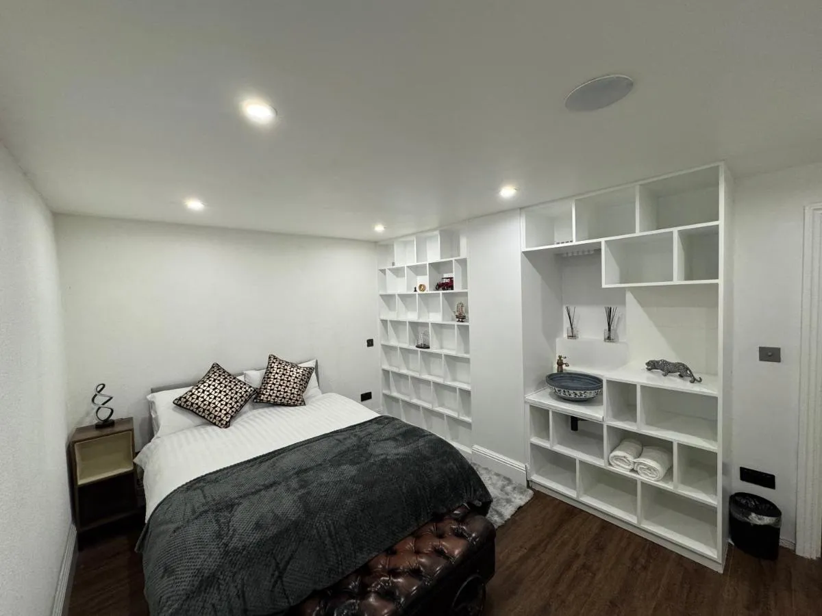 Image 5 of 2 bedroom subterranean luxury flat in Euston